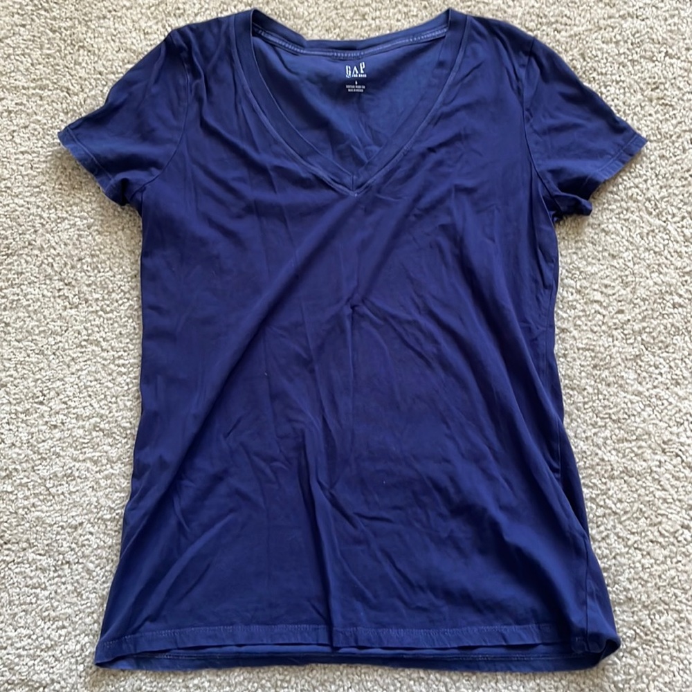 Navy v neck tee